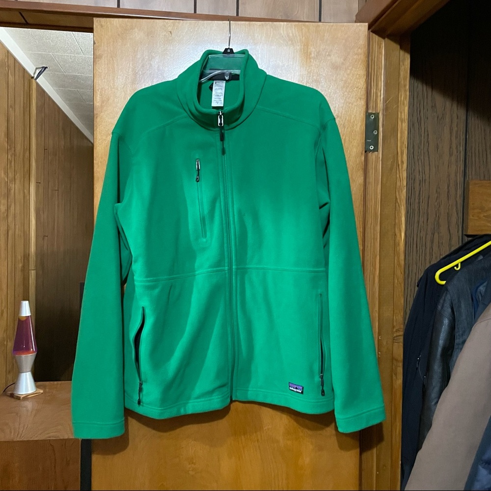 Men’s Patagonia Synchilla full zip in green size medium good condition